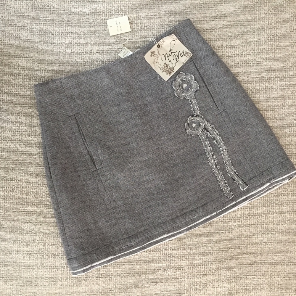 Anthropologie Nick and Mo grey skirt with flowers